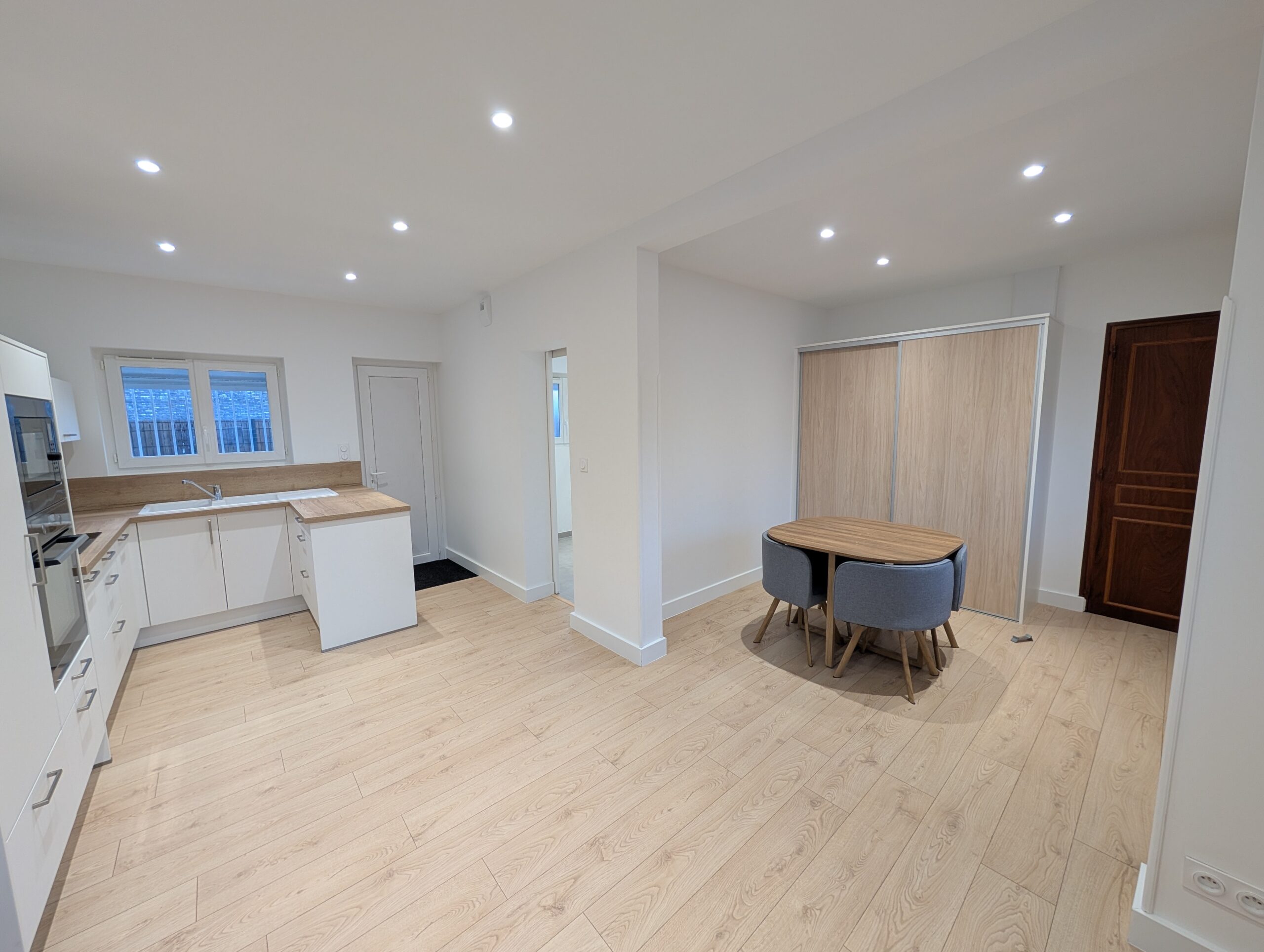 PXL_20251113_071556106