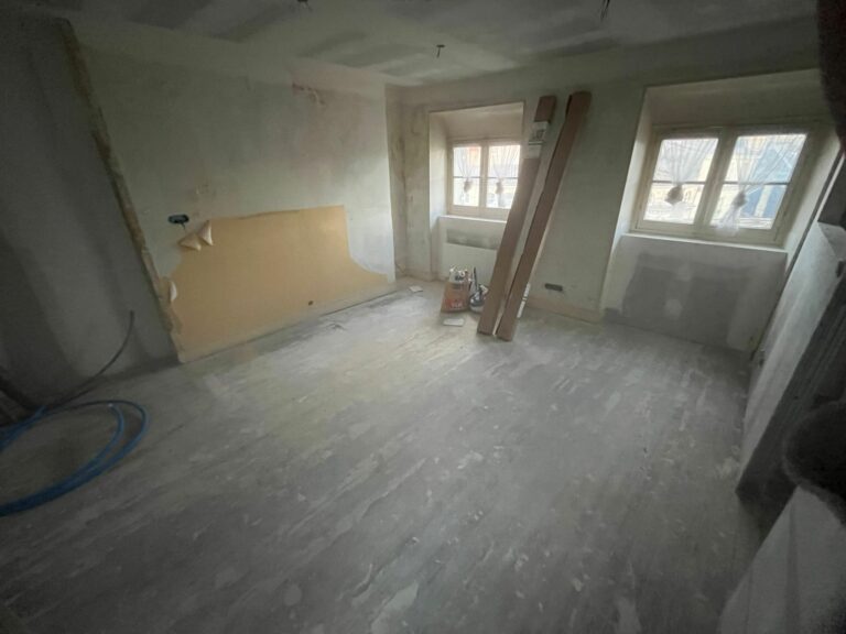 WhatsApp Image 2025-12-08 at 17.12